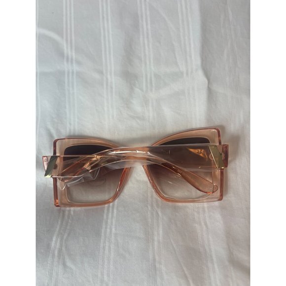 All The Right Angles‎ Cat Eye Frame Sunglasses Blush